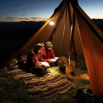 UCO SPROUT MINI LANTERN WITH MAGNETIC LANYARD