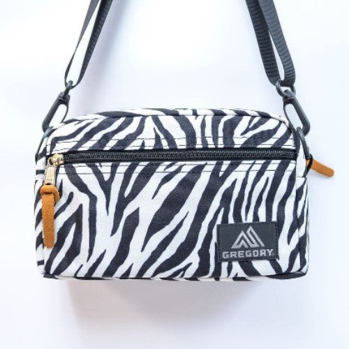 GREGORY PADDED SHOULDER POUCH M